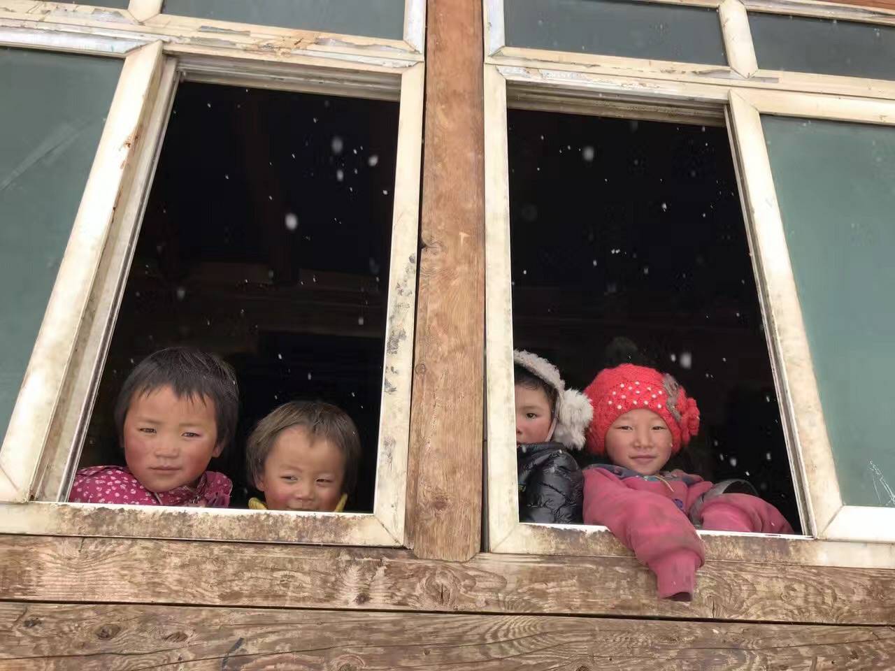 爱游戏·体育-爱游戏(中国)一站式服务官网公益回顾丨家国同欢月同圆 温暖满载甘孜州(图9) 爱游戏·体育-爱游戏(中国)一站式服务官网公益回顾丨家国同欢月同圆 温暖满载甘孜州(图9)